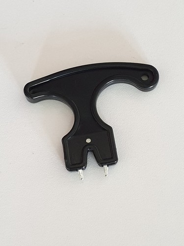 Universal tool key removal - /,
